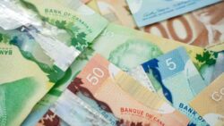 La pension pour la Sécurité de la vieillesse augmente ce mois-ci et voici de combien