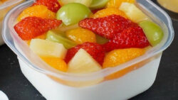 タッパーで作れる 簡単フルーツパンナコッタ 混ぜて冷やすだけ なめらか食感の手軽デザートレシピ